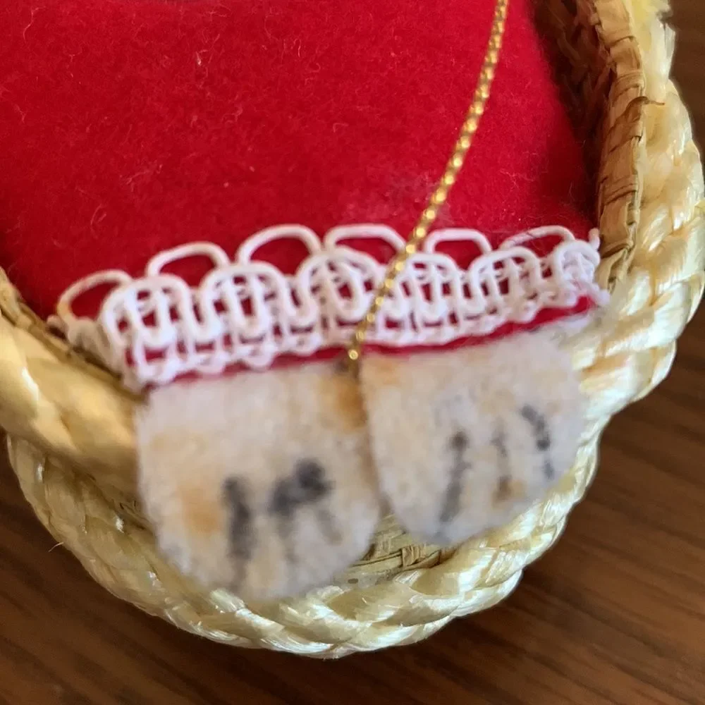 Vtg‎ white animal sleeping in straw rocking basket ornament
